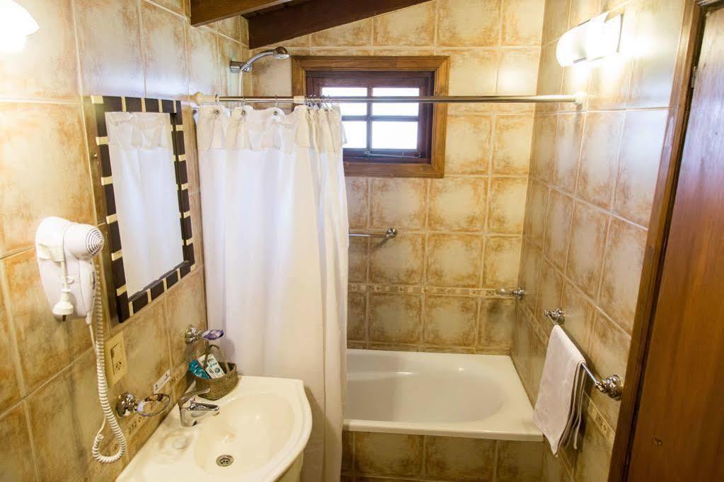 אושואיה Utaka Cabanas Y Apartamentos מראה חיצוני תמונה